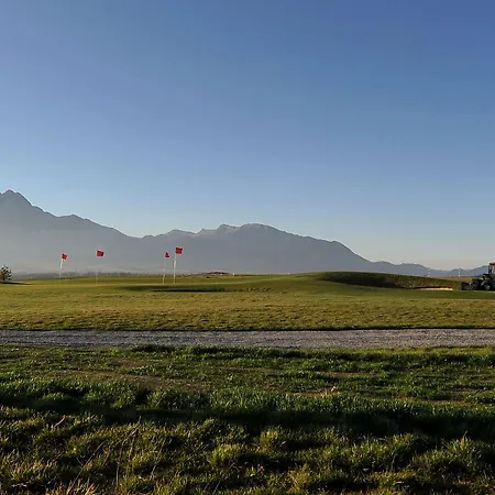 Royal Village شقة *