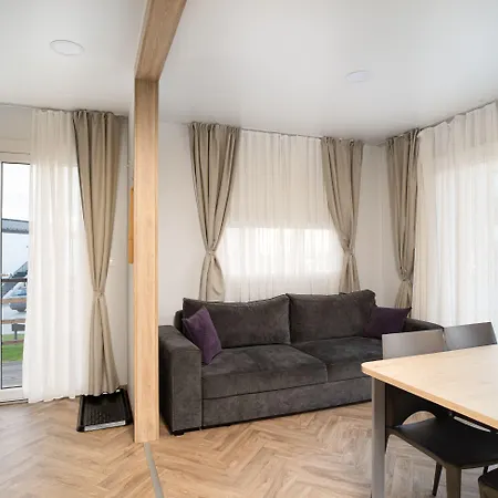 Royal Village 아파트 Maly Slavkov